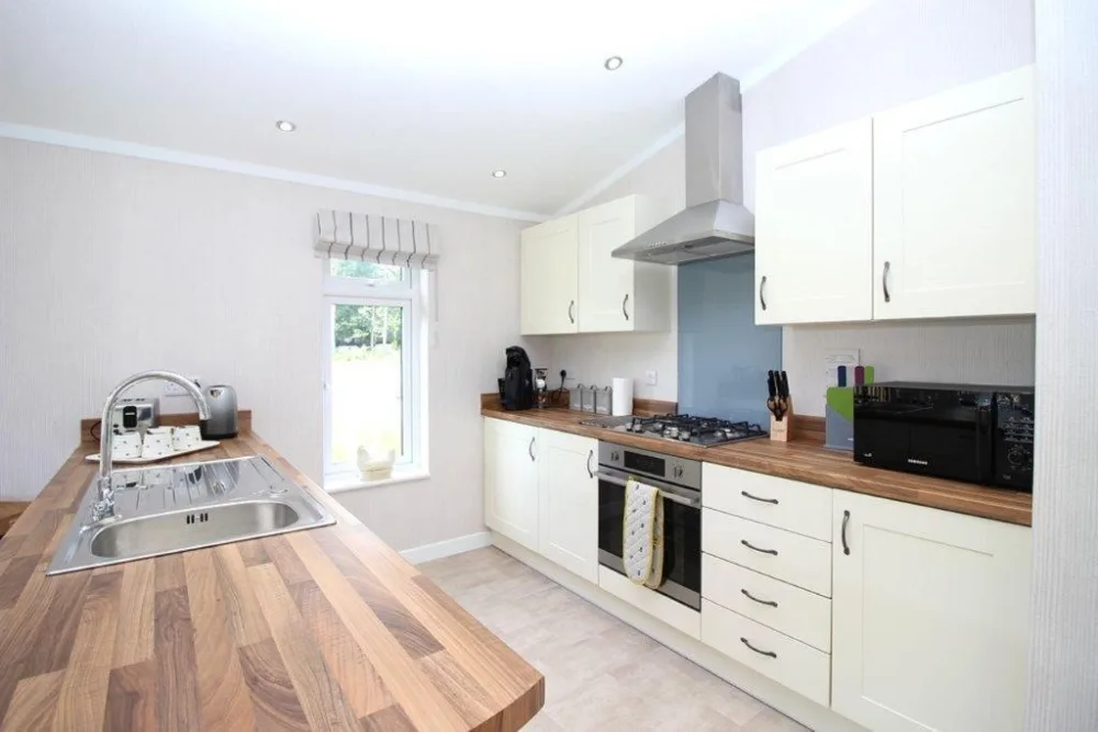 Bumblebee Lodge Kitchen