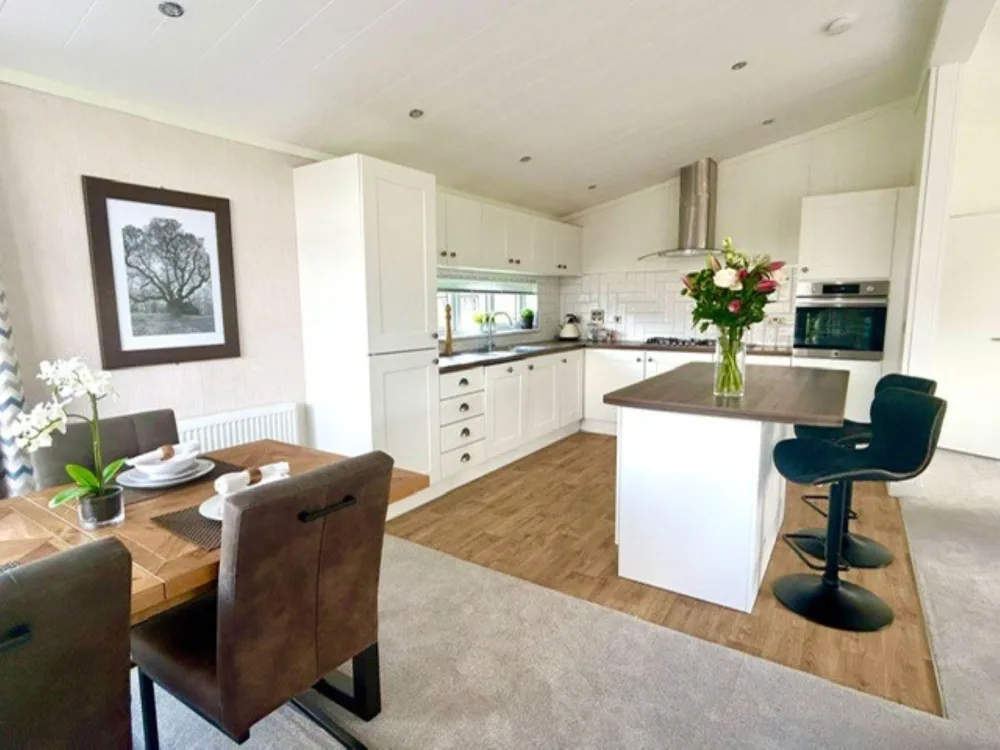 Oak Tree Lodge Kitchen and Dining